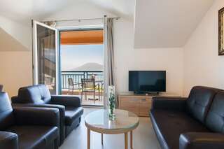 Апартаменты Apartments Grifone Lux Херцег-Нови Апартаменты с 2 спальнями и балконом, вид на море: Obala Nikole Kovačevića Street-6