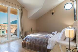 Апартаменты Apartments Grifone Lux Херцег-Нови Апартаменты с 2 спальнями и балконом, вид на море: Obala Nikole Kovačevića Street-11